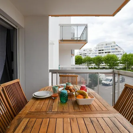 Apartment Arena / A 2min / Parking Prive / Terrasse